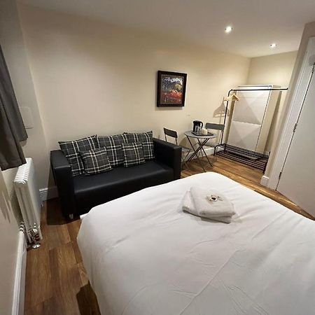 Modern Double Room With Sofa EDI Buitenkant foto
