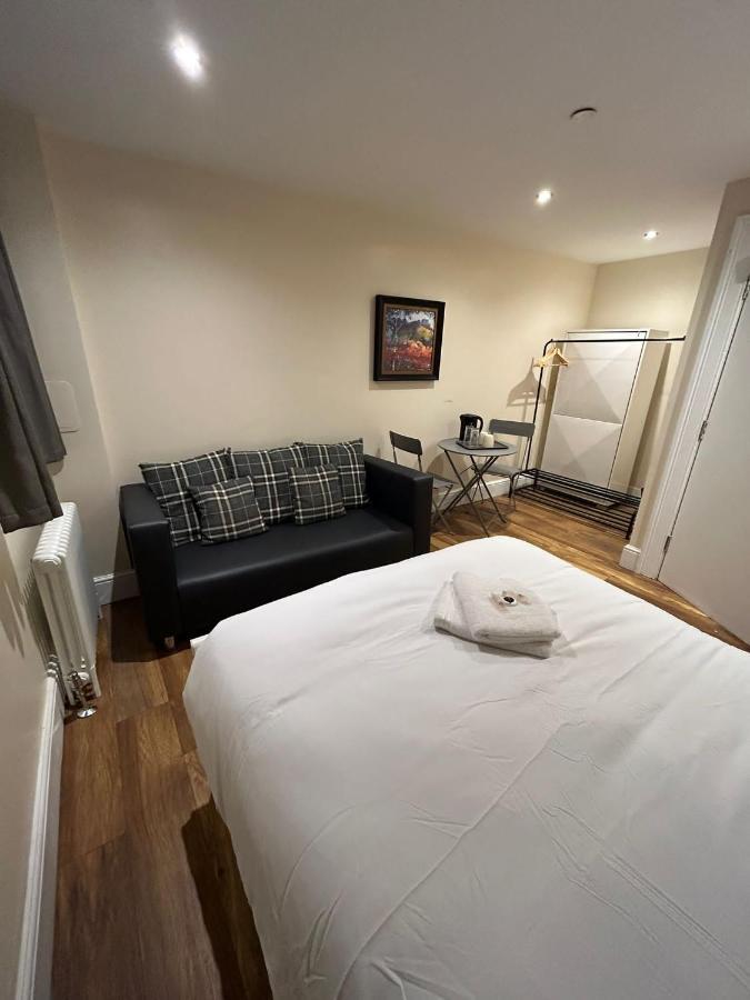 Modern Double Room With Sofa EDI Buitenkant foto