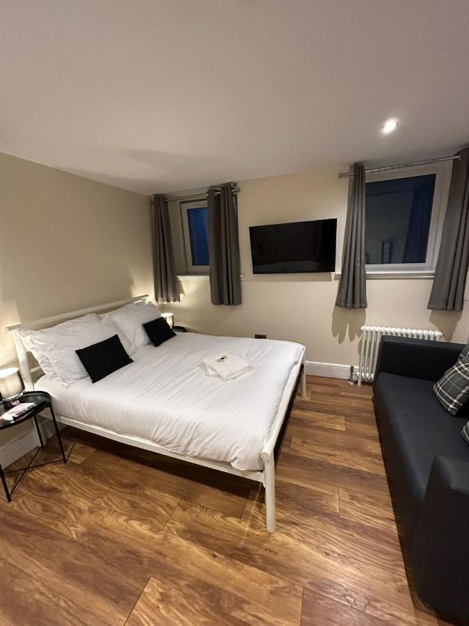 Modern Double Room With Sofa EDI Buitenkant foto