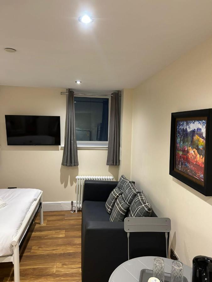 Modern Double Room With Sofa EDI Buitenkant foto